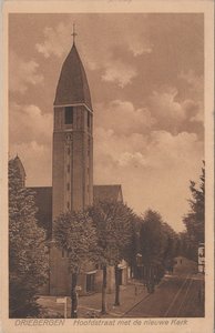 DRIEBERGEN - Hoofdstraat met de nieuwe Kerk