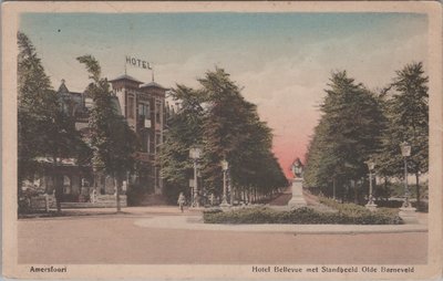 AMERSFOORT - Hotel Bellevue met Standbeeld Olde Barneveld