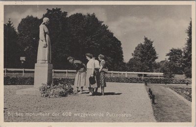 PUTTEN - Bij het monument der 600 weggevoerde Puttenaren