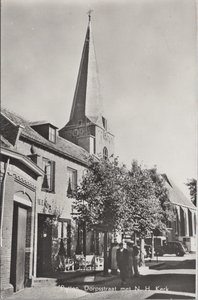 PUTTEN - Dorpsstraat met N. H. Kerk