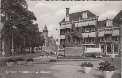 UTRECHT - Standbeeld Willibrord