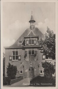 OOSTVOORNE AAN ZEE - Gemeentehuis