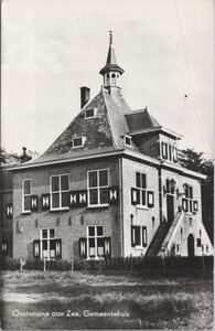 OOSTVOORNE AAN ZEE - Gemeentehuis