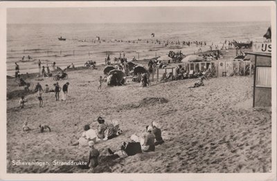 SCHEVENINGEN - Stranddrukte