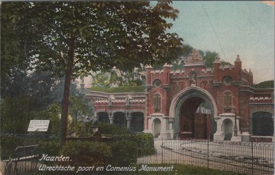 NAARDEN - Utrechtsche poort en Comenius Monument