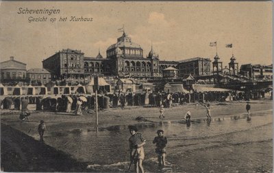 SCHEVENINGEN - Gezicht op het Kurhaus