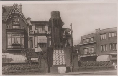 HILVERSUM - Plantsoen Kerkstraat hoek Schoutenstraat