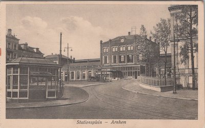 ARNHEM - Stationsplein