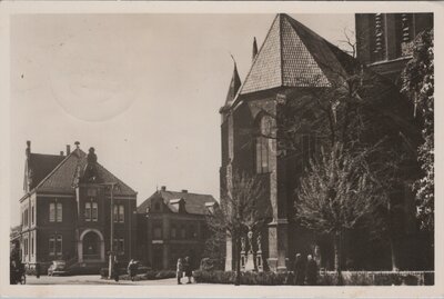 ELTEN - Kerk met Raadhuis