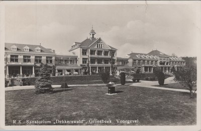 GROESBEEK - R. K. Sanatorium Dekkerswald Groesbeek. Voorgevel