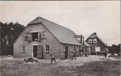 GARDEREN - Meerveld, kampgebouw te Garderen