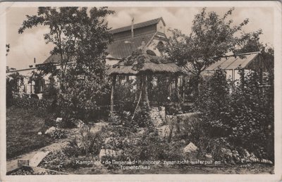 HULSHORST - Kamphuis De Dageraad - Zyaanzicht waterput en tomatenkas