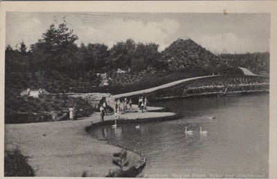 APELDOORN - Berg en Bosch. Vijver met Uitkijkheuvel