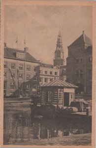 AMSTERDAM - Damrak met toren Oude Kerk