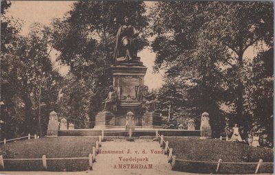 AMSTERDAM - Monument J. v. d. Vondel Vondelpark