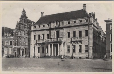 DEVENTER - Stadhuis met Politiebureau