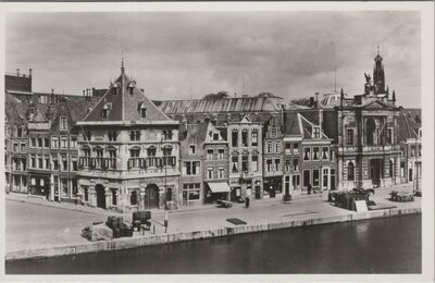 HAARLEM - Spaarne met Waaggebouw