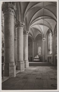 DELFT - Koorgang in de Nieuwe Kerk met praalgraf Willem de Zwijger