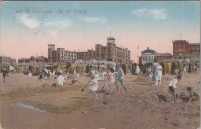 SCHEVENINGEN - Op het Strand