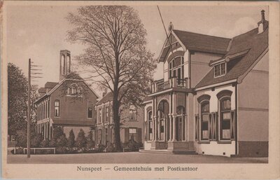 NUNSPEET - Gemeentehuis met Postkantoor