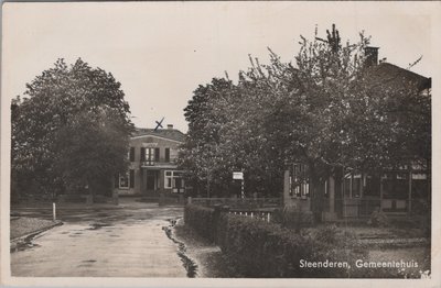 STEENDEREN - Gemeentehuis