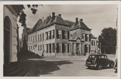 ZUTPHEN -  's Gravenhof met Gemeentehuis