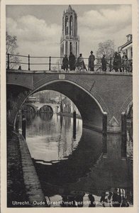 UTRECHT - Oude Gracht met gezicht op de Dom