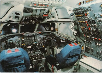 SWISSAIR Cockpit einer DC-8