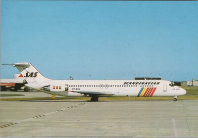 SCANDINAVIAN AIRLINES DC-9-41 Paris C.D.G