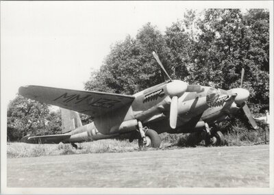 D.H. 98 MOSQUITO O 16 MM-133