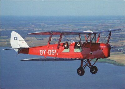 DE HAVILLAND DH 82A Tiger Moth