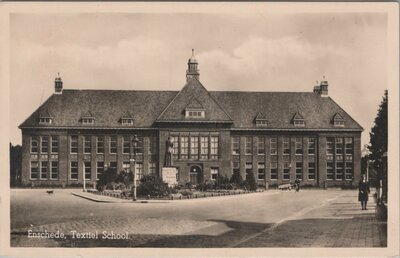 ENSCHEDE - Textielschool