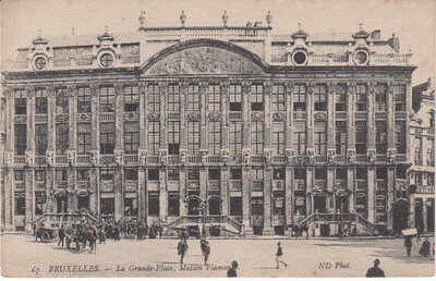 BELGIUM Bruxelles - La Grande Place Maison Flaman, mailed 1910 Vintage Postcard