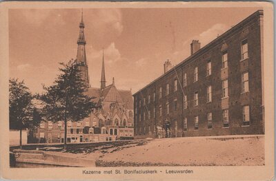 LEEUWARDEN - Kazerne met St. Bonifaciuskerk