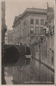 UTRECHT - Vischmarkt met Stadhuis