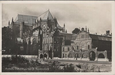 ARNHEM - Duivelshuis met St. Eusebiuskerk