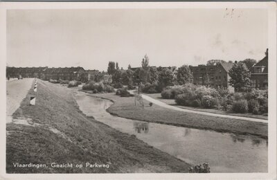 VLAARDINGEN - Gezicht op Parkweg