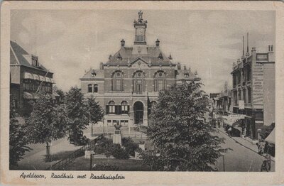 APELDOORN - Raadhuis met Raadhuisplein