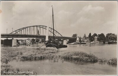 ARNHEM - Verkeersbrug