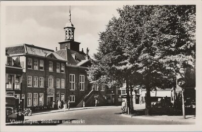 VLAARDINGEN - Stadhuis met Markt