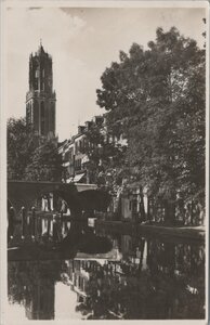 UTRECHT - Oude Gracht met Domtoren