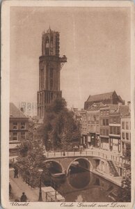 UTRECHT - Oude Gracht met Dom