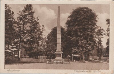 APELDOORN - Gedenknaald Loolaan