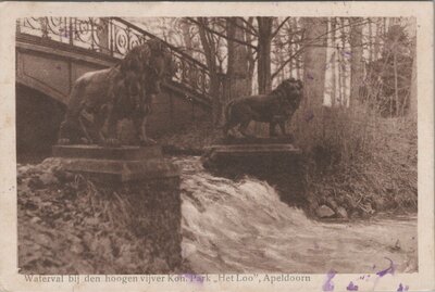 APELDOORN - Waterval bij den hoogen vijver Kon. Park. Het Loo