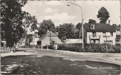 LUNTEREN - Dorpsstraat