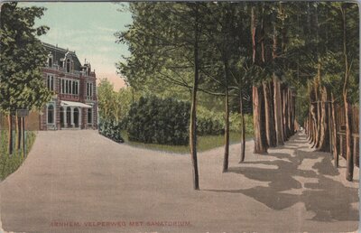 ARNHEM - Velperweg met Sanatorium