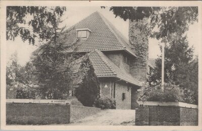 LUNTEREN - Jeugdherberg De Poelakker (voorzijde)