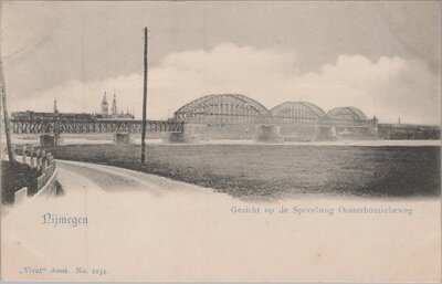 NIJMEGEN - Gezicht op de Spoorbrug Oosterhoutscheweg