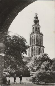 GRONINGEN - Martinitoren vanuit Gardepoort