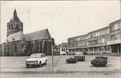 OLDENZAAL - Stadhuis met Basiliek